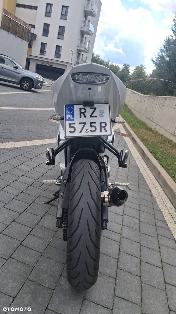 Yamaha YZF - 8