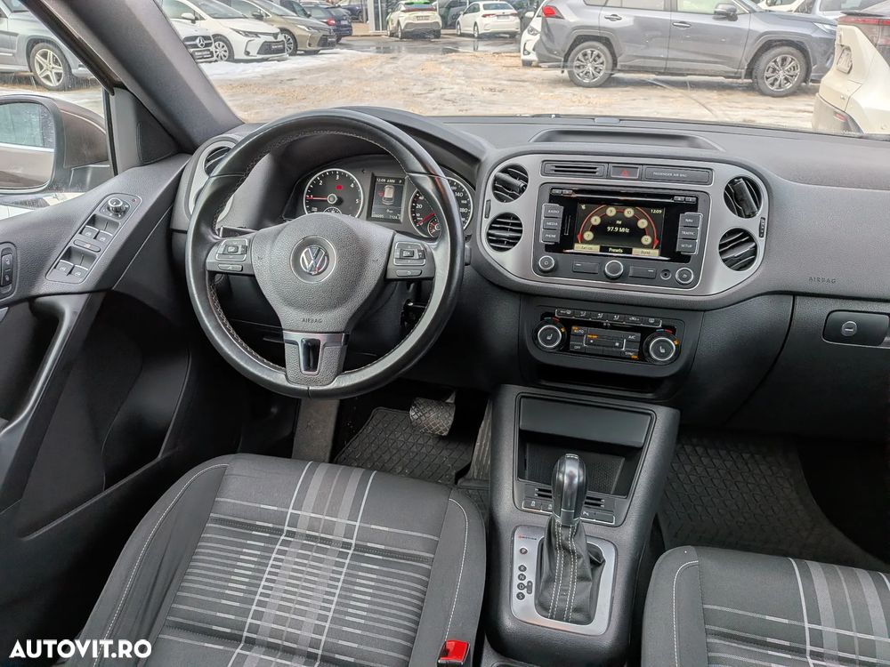 Volkswagen Tiguan 2.0 TDI DPF 4Motion BlueMotion Technology DSG Sport & Style - 18