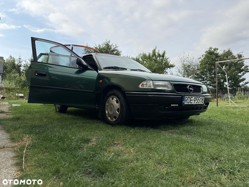 Opel Astra 1.6 - 17