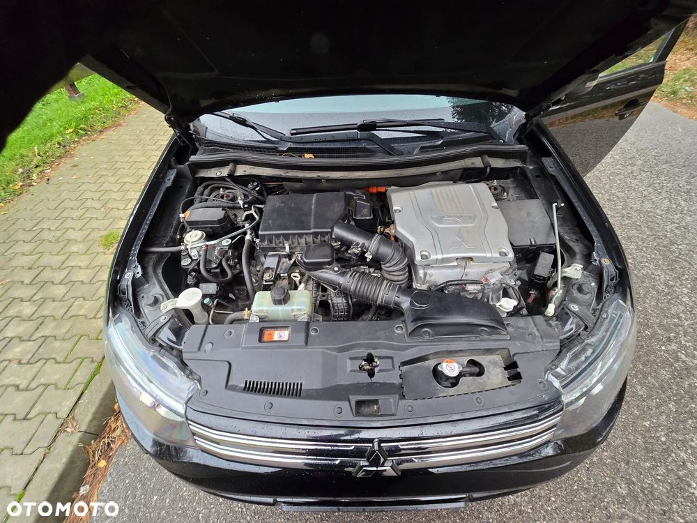 Mitsubishi Outlander - 30