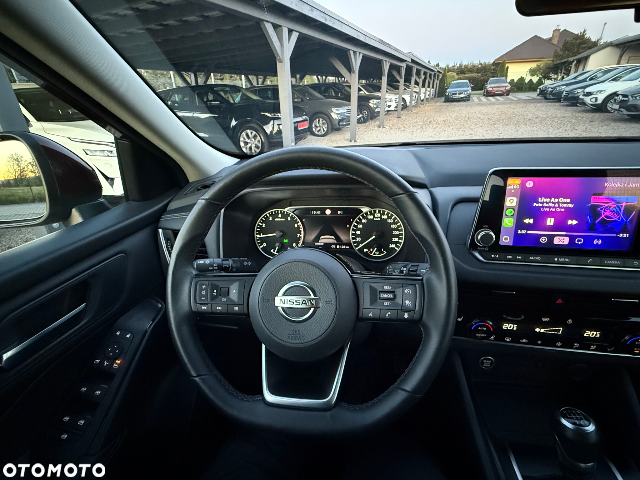Nissan Qashqai 1.3 DIG-T N-Connecta EU6d - 14