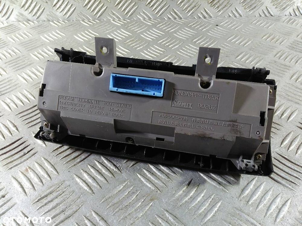 PANEL NAWIEWU KLIMATYZACJI HONDA CR-V II - 2