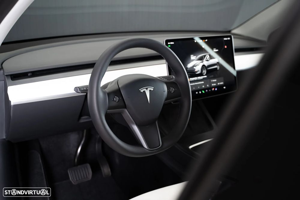 Tesla Model Y Long Range Tração Integral - 18