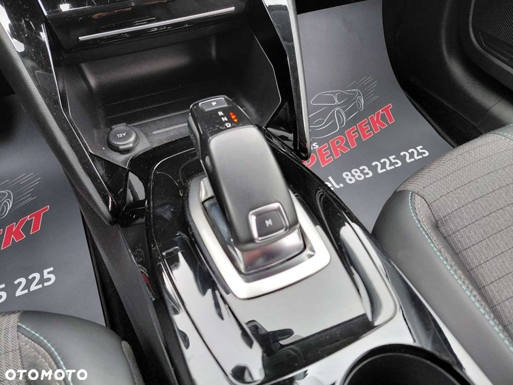 Peugeot 208 - 21