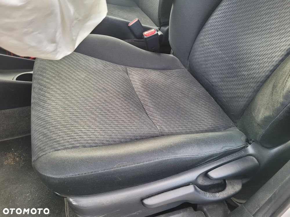 Fotel kierowcy pasażera kanapa Toyota Verso S 2011-2015r - 2