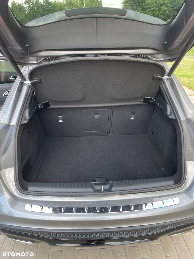 Mercedes-Benz GLA - 25