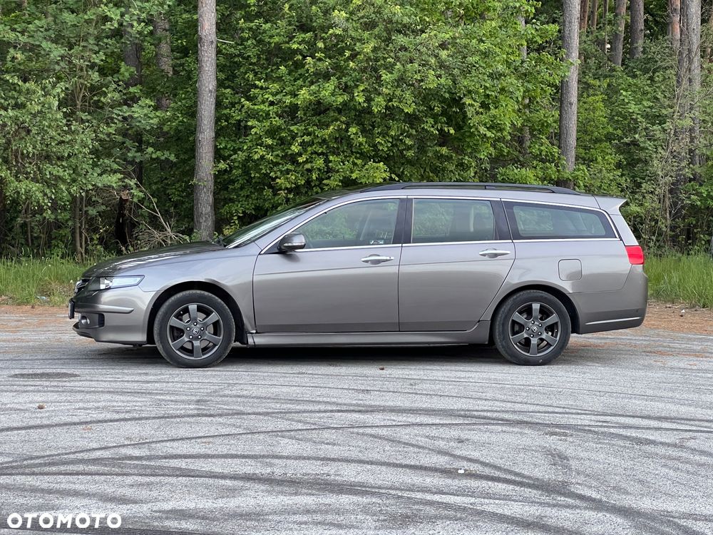 Honda Accord 2.0 Executive - 17