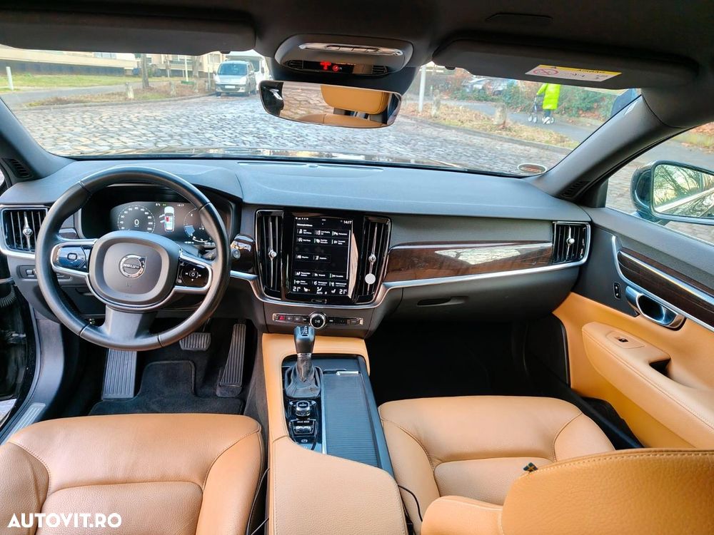Volvo V90 D4 AWD Geartronic Momentum Pro - 4