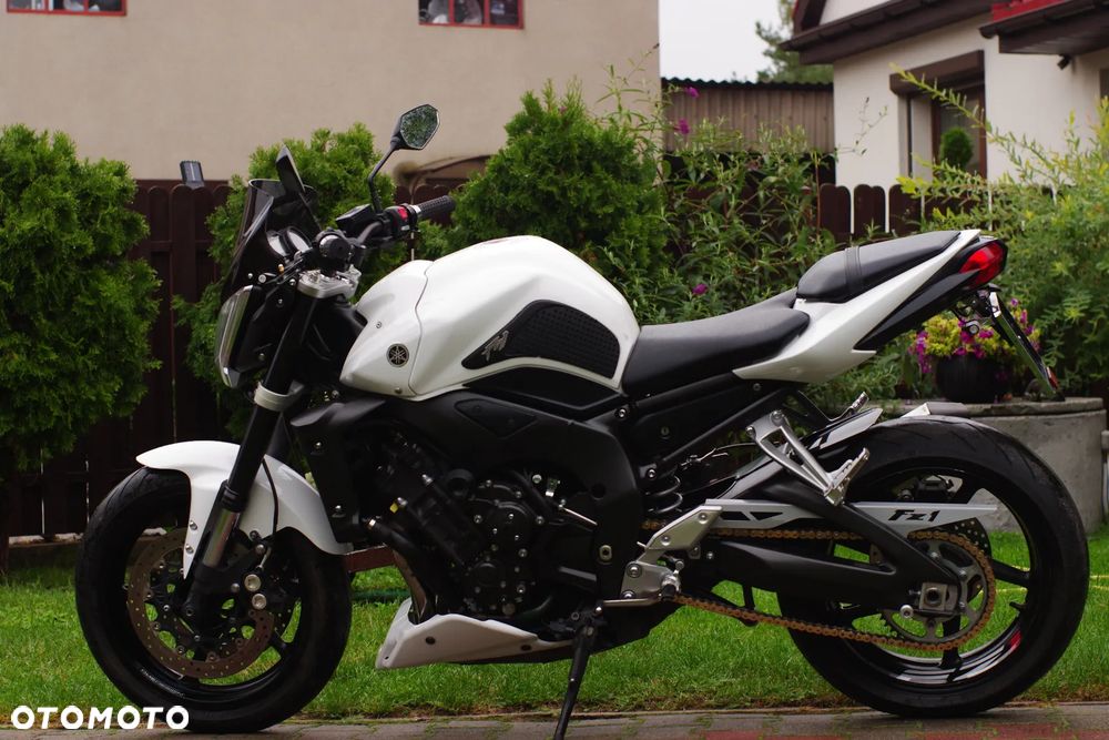 Yamaha FZ - 23