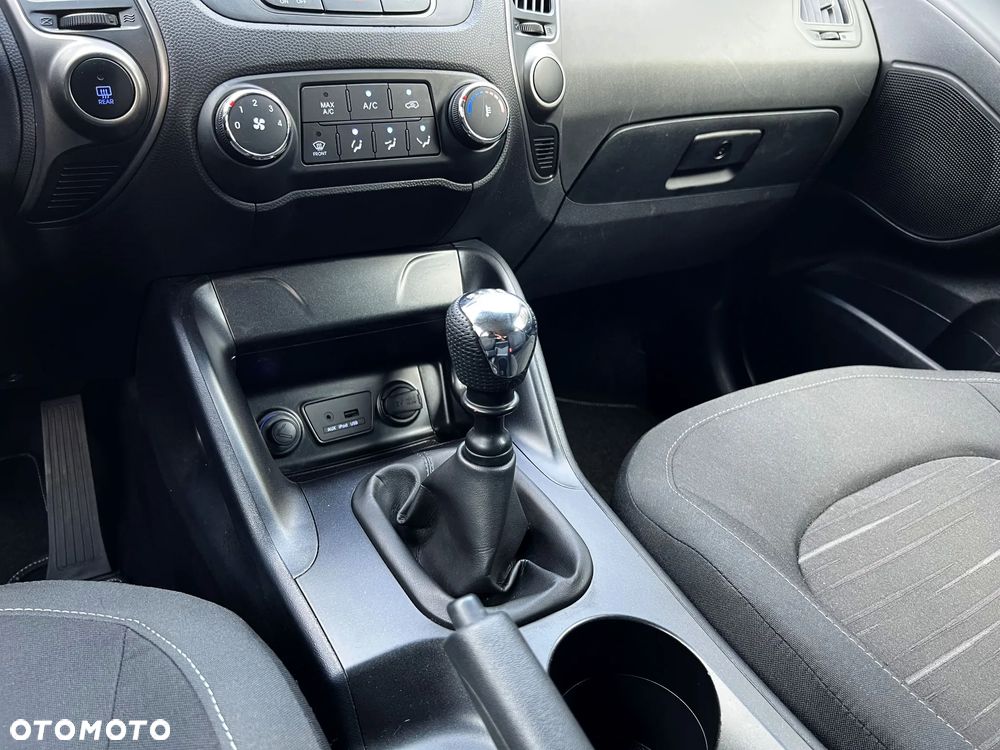 Hyundai ix35 1.6 2WD Fifa World Cup Edition - 29