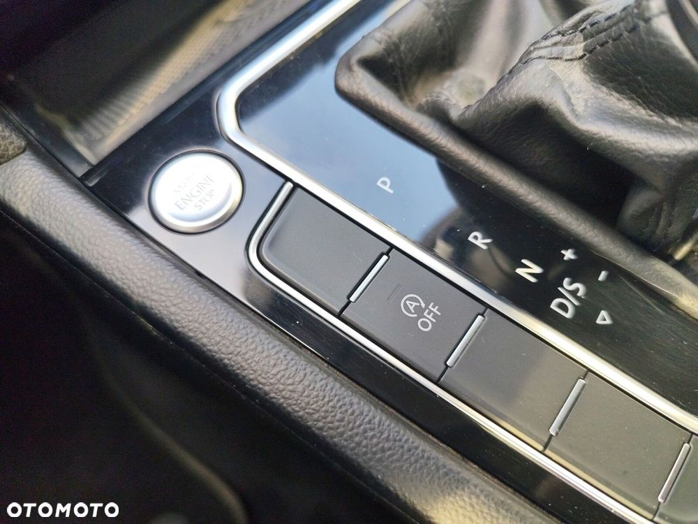 Volkswagen Passat - 25