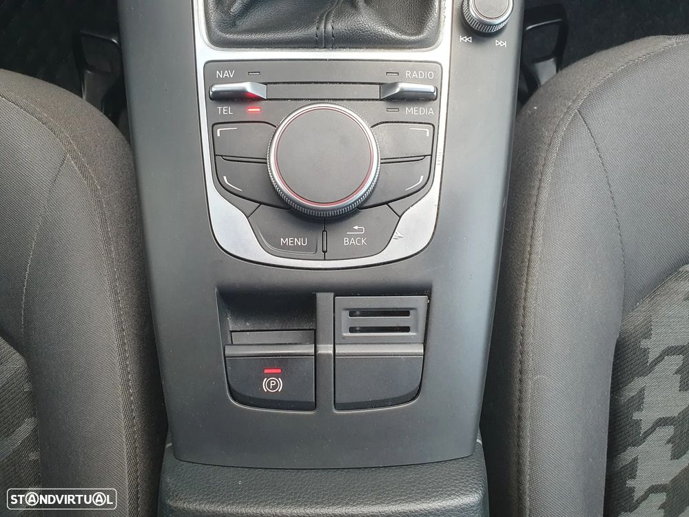 Audi A3 Sportback 1.6 TDI Attraction Ultra - 25