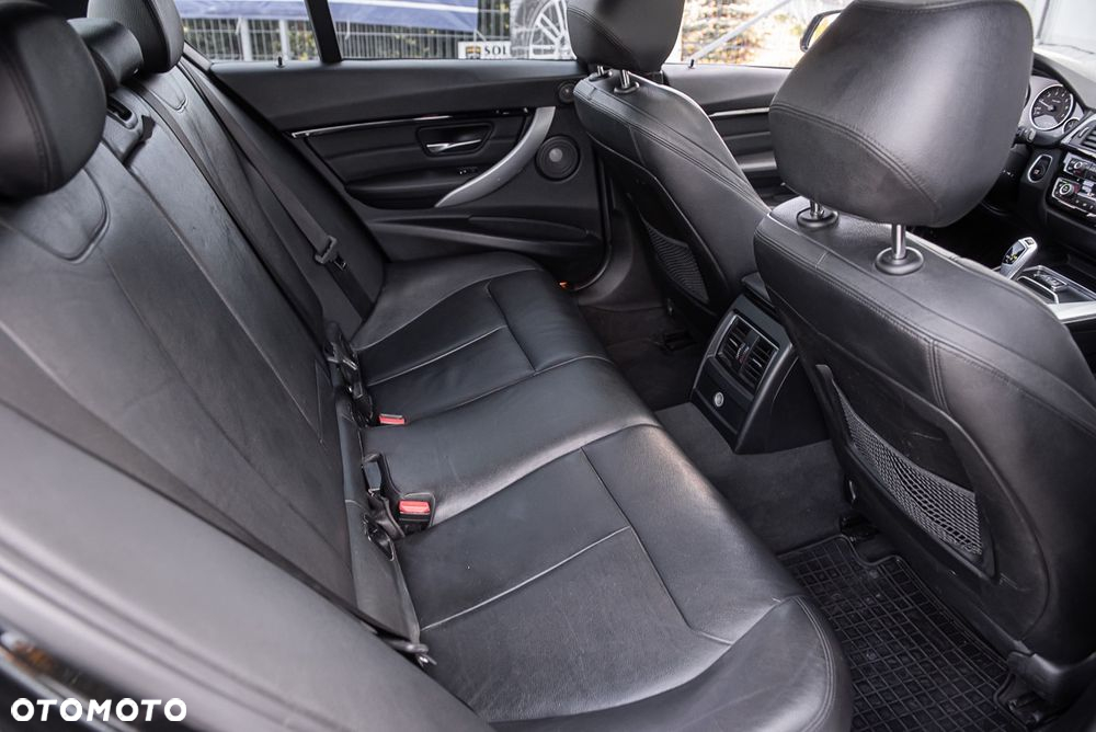 BMW Seria 3 330e iPerformance Advantage - 20
