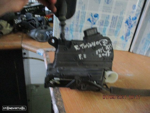 Fecho 805030700R RENAULT TWINGO 3 2015 Fe 4 Pinos RENAULT TWINGO 3 FASE 1 2018 1.0I 71CV 5P BRANCO - 4