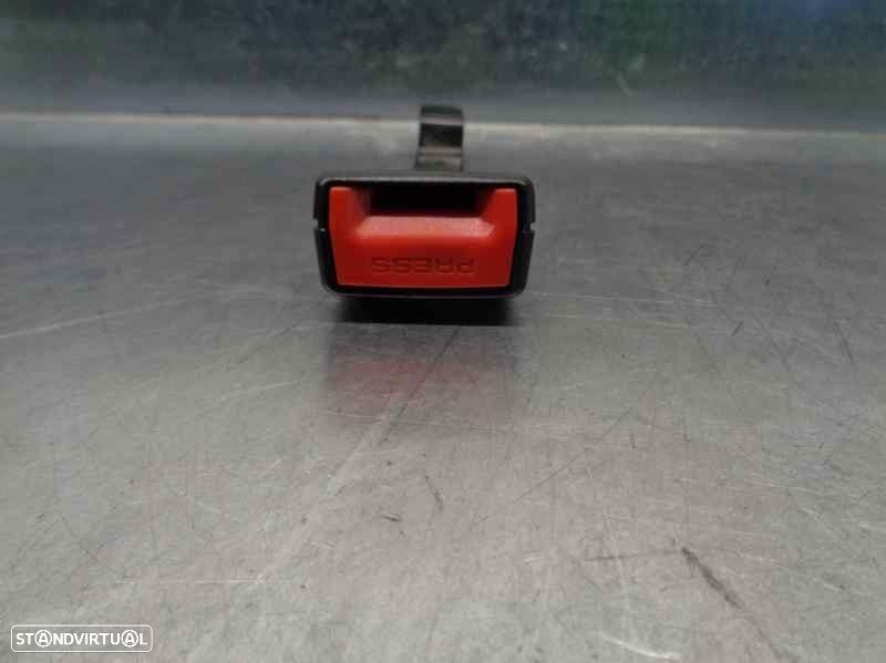 ENGATE CINTO SKODA FABIA II 2010 -5J0858472 - 4