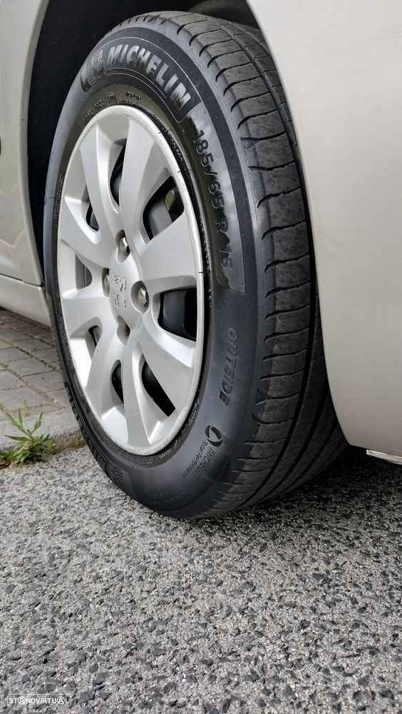 Peugeot 207 1.4 HDi Urban - 14