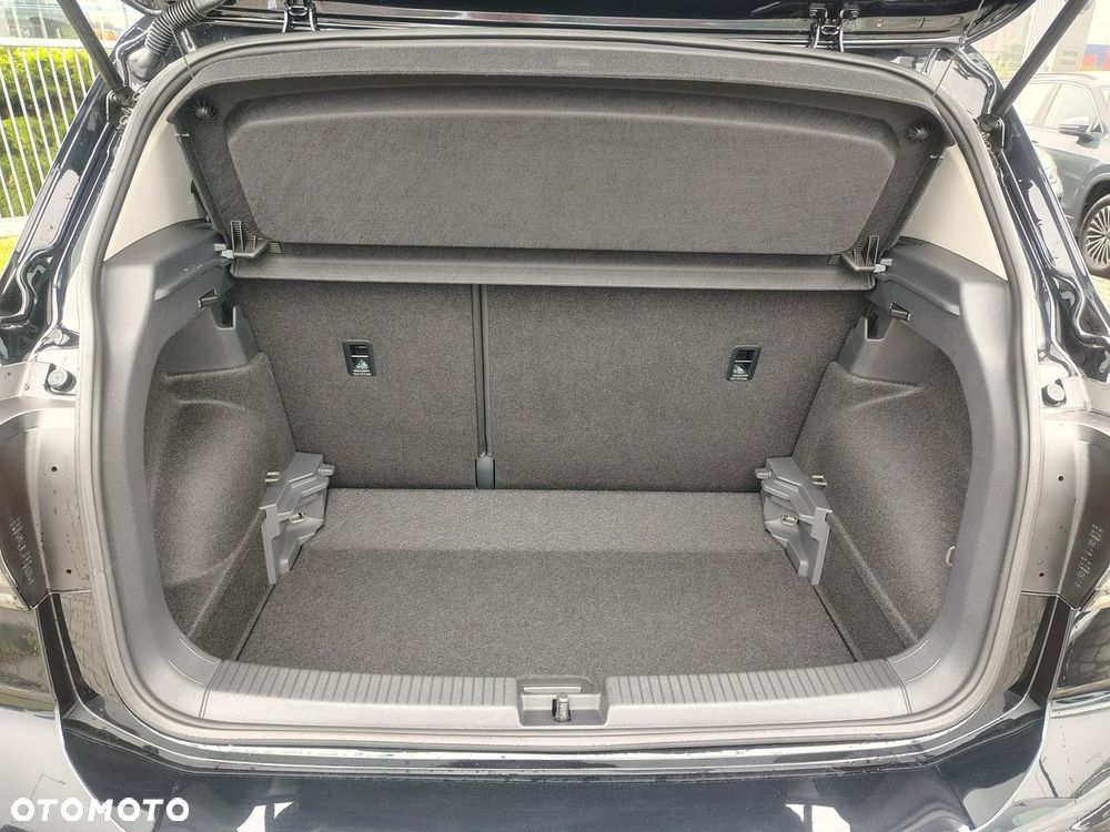 Volkswagen T-Cross - 13