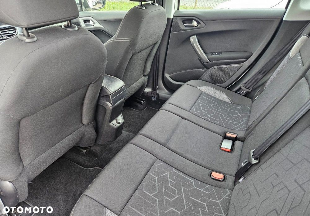 Peugeot 2008 - 10