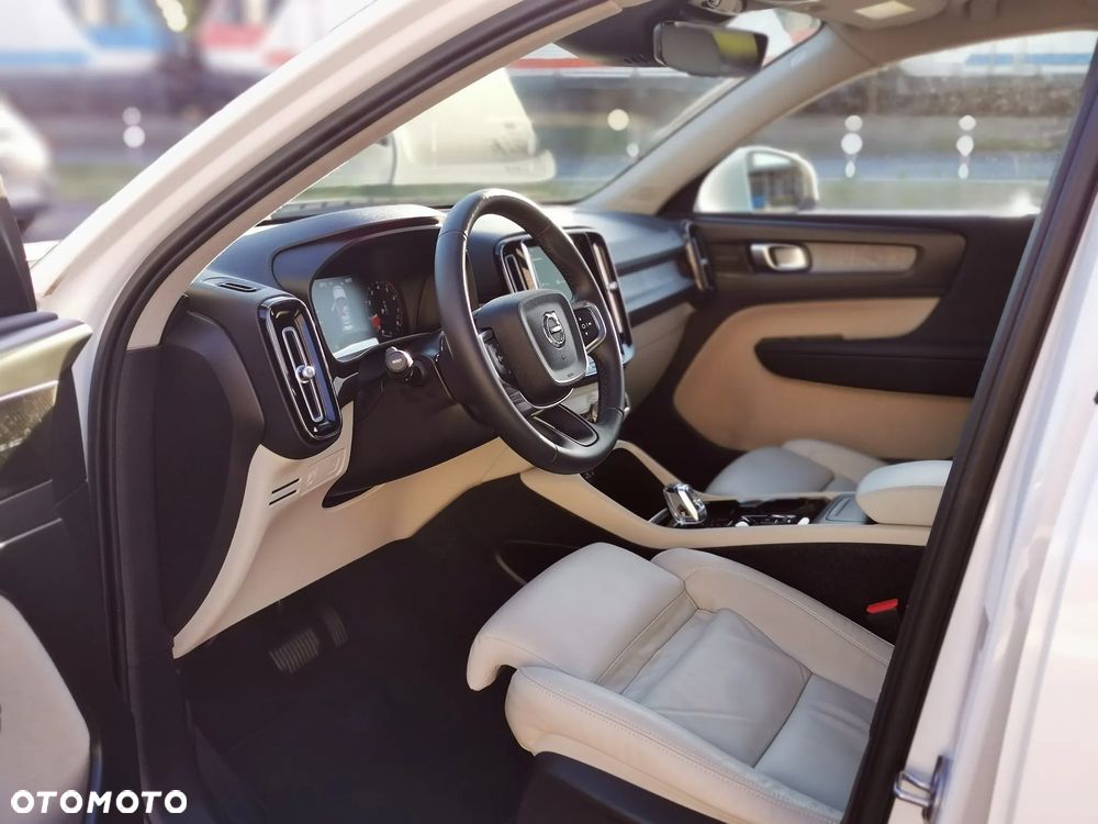 Volvo XC 40 B5 B AWD Ultimate Dark - 1