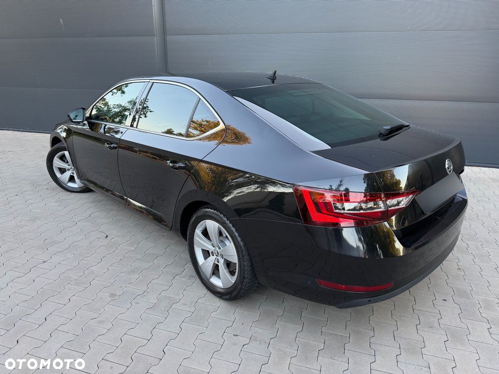 Skoda Superb 2.0 TDI Ambition DSG7 - 4
