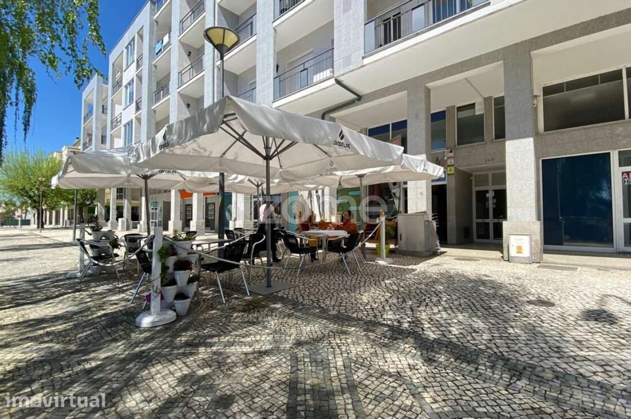 Espaço comercial nas proximidades  da Escola Alves Martins. - Grande imagem: 2/15