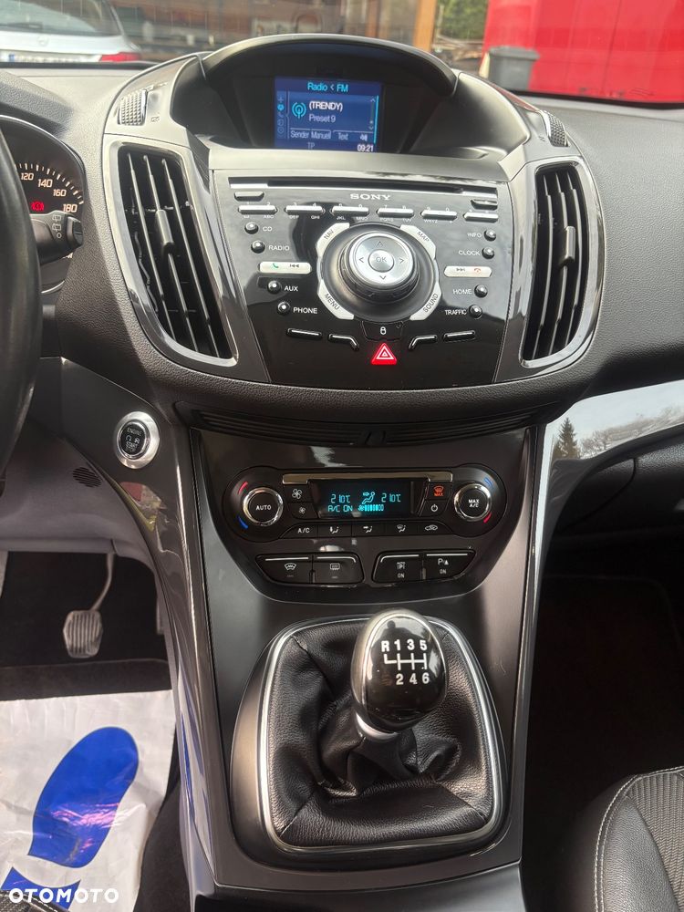 Ford Kuga 2.0 TDCi 4x4 Titanium - 39