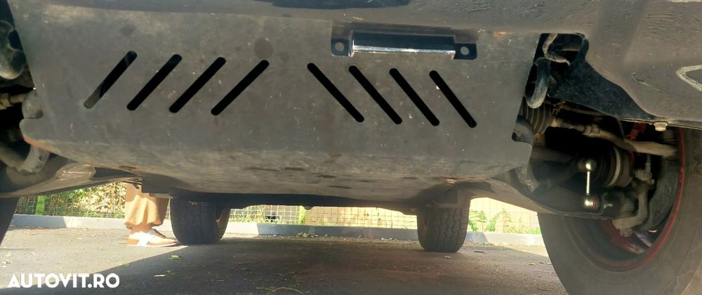 Mitsubishi Pajero - 9