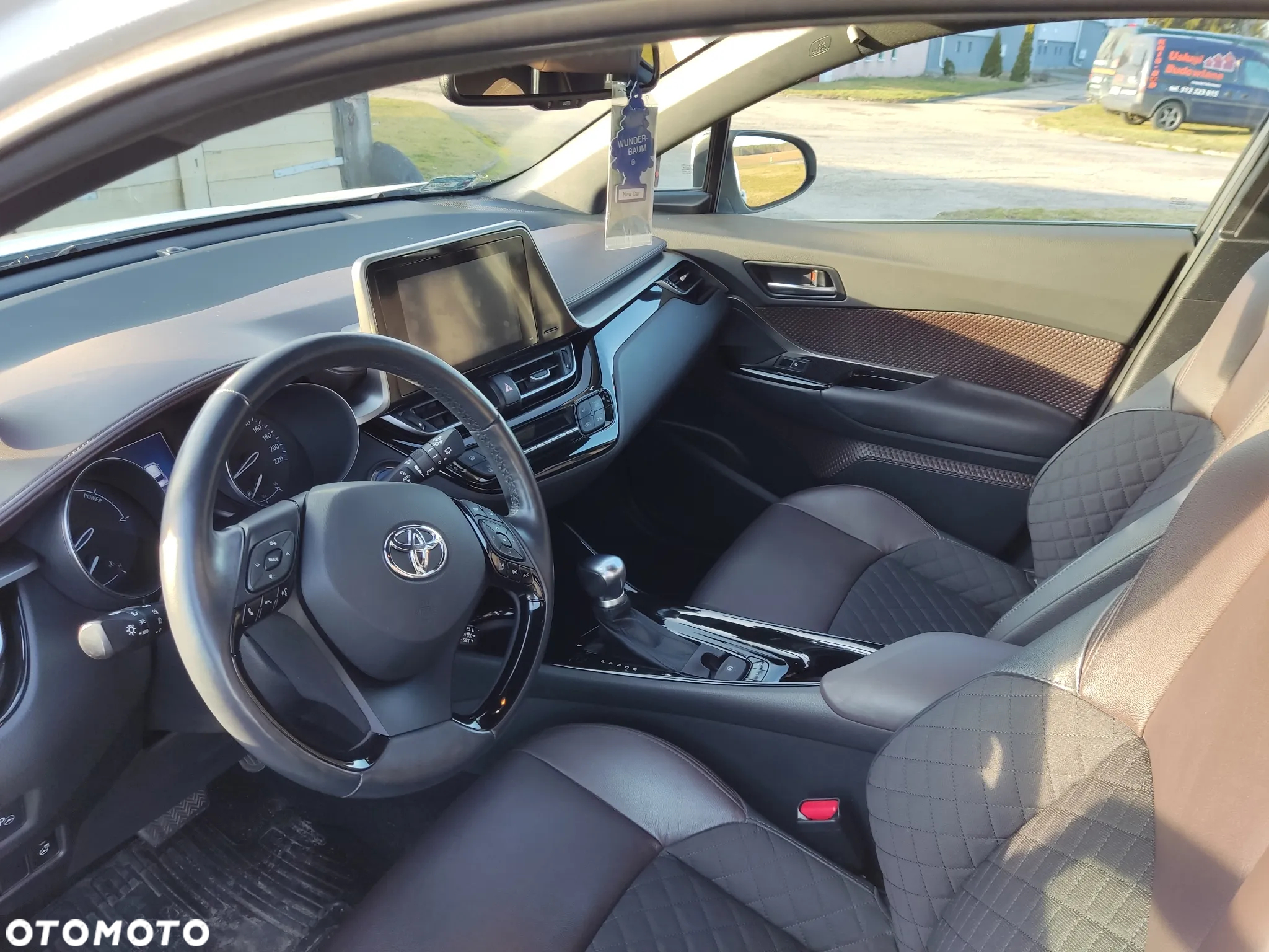 Toyota C-HR 1.8 Hybrid Prestige - 2