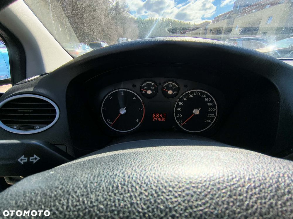 Ford Focus 1.8 TDCi Ambiente - 9