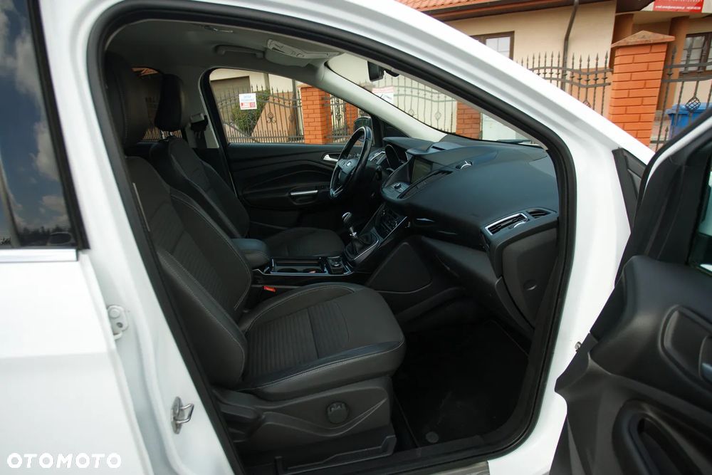 Ford Kuga 2.0 TDCi 2x4 Titanium - 33