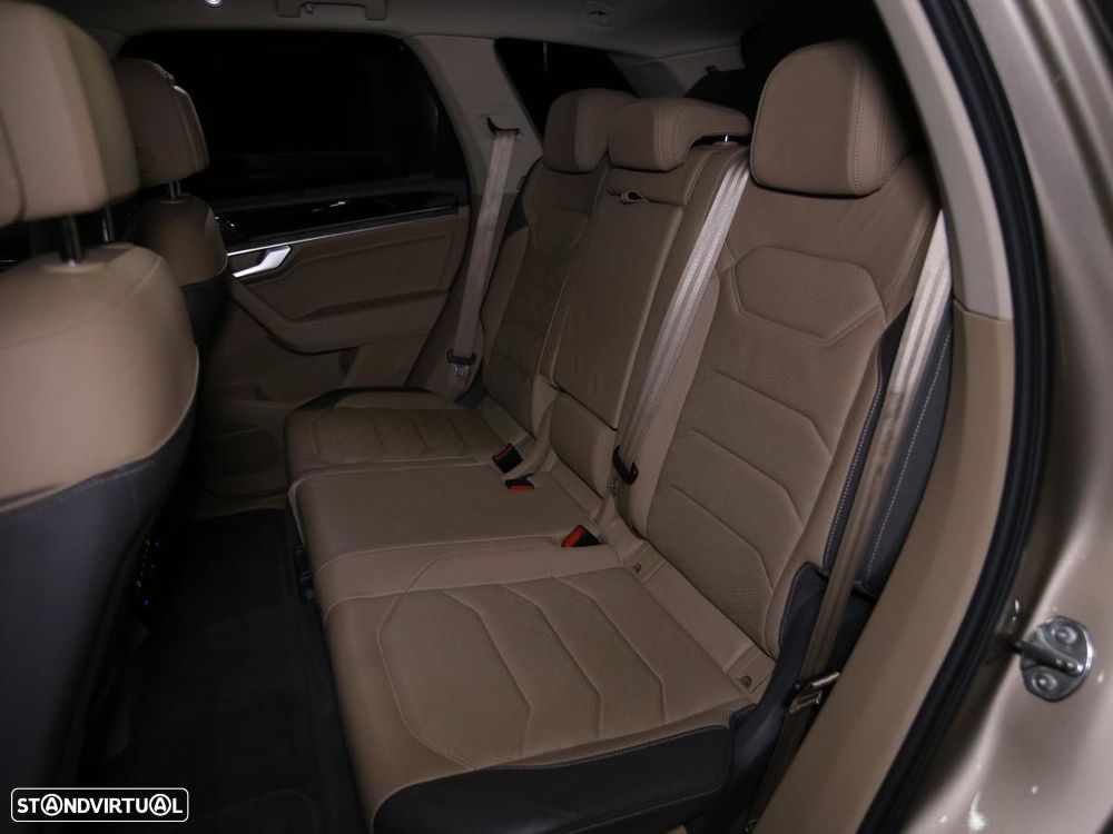 VW Touareg 3.0 TDI V6 Elegance Plus - 10