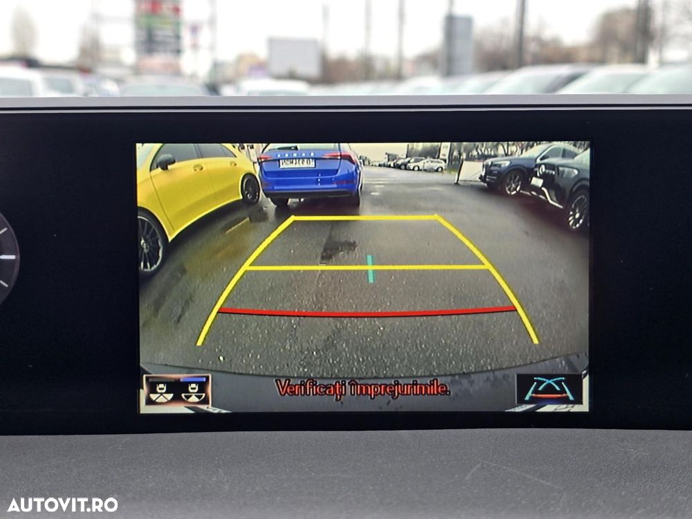 Lexus UX 250h Luxury Line - 24