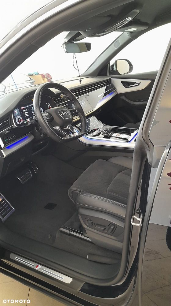 Audi SQ8 - 9
