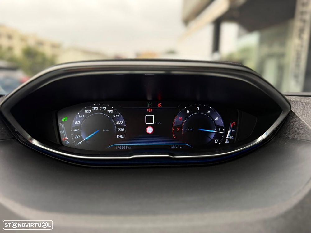 Peugeot 5008 - 32