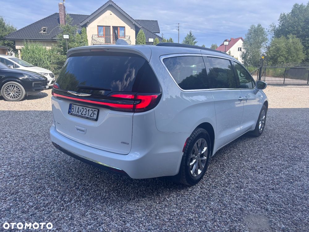 Chrysler Pacifica - 3