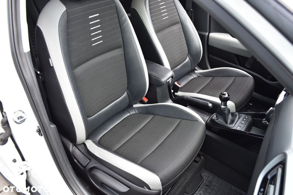 Kia Stonic 1.2 L Business Line - 33