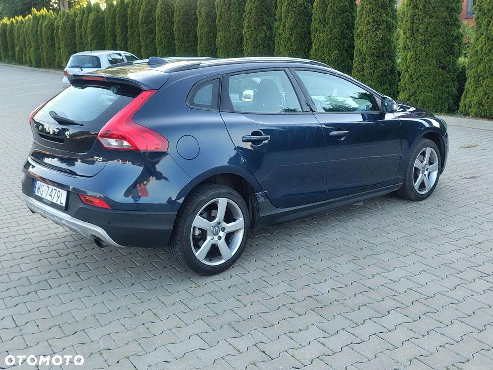 Volvo V40 Cross Country - 9