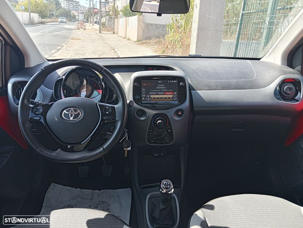 Toyota Aygo 1.0 X-Play - 12