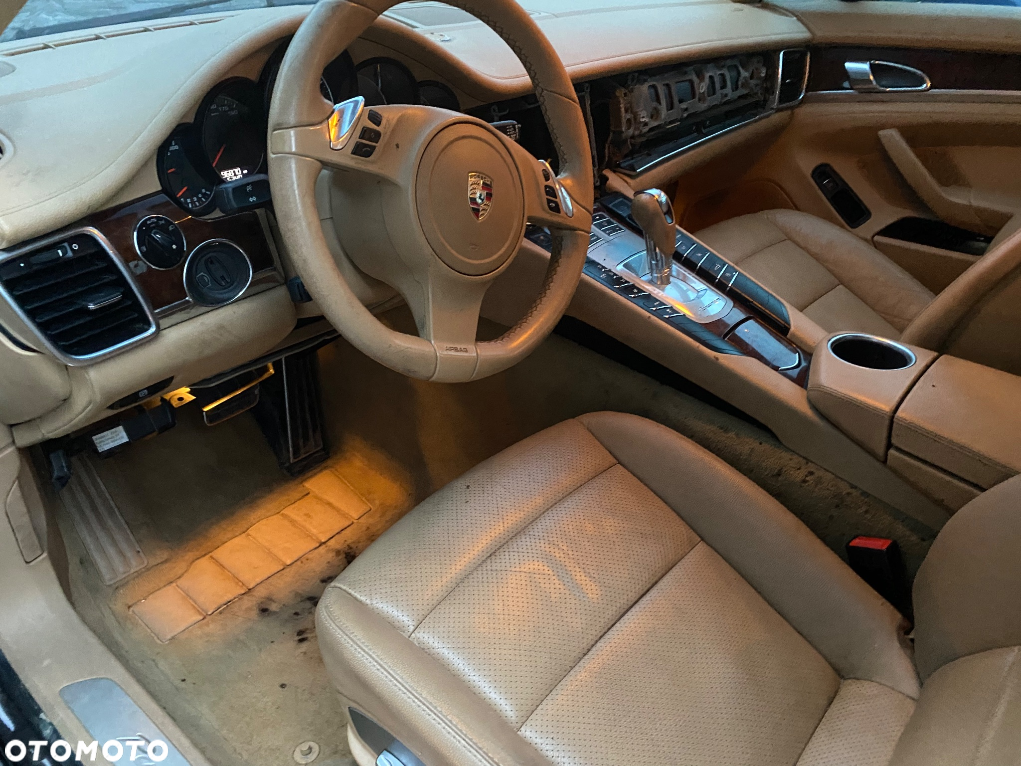 Porsche Panamera 4 - 12
