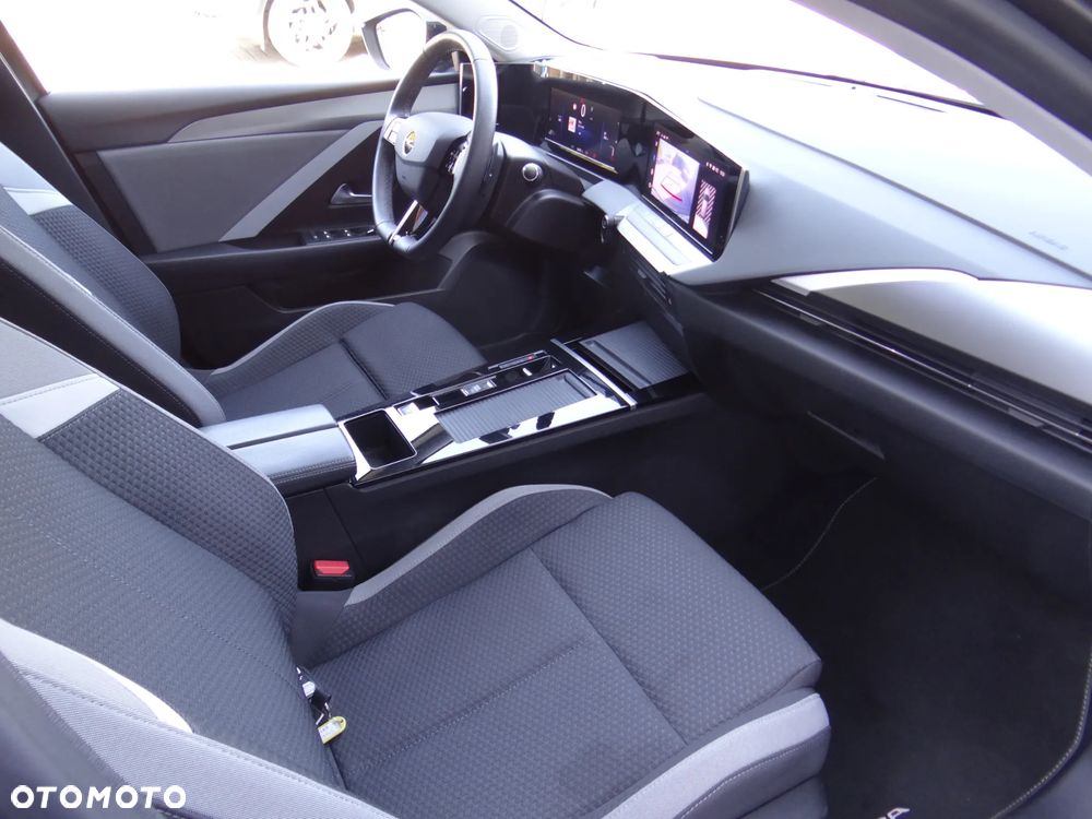 Opel Astra 1.2 T Business Edition S&S - 18