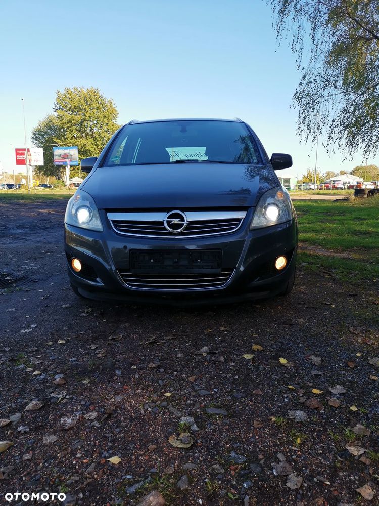 Opel Zafira - 25