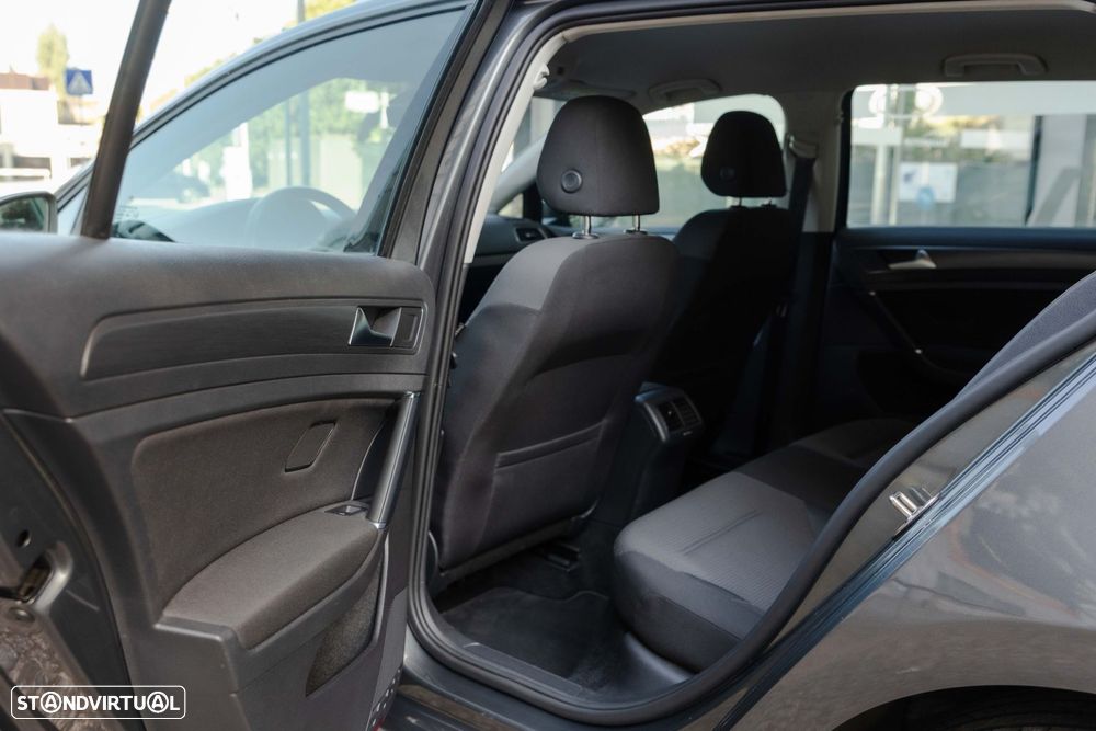 VW Golf Variant 1.6 TDi Confortline - 13