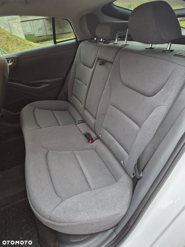 Hyundai IONIQ 1.6 GDI Premium - 16
