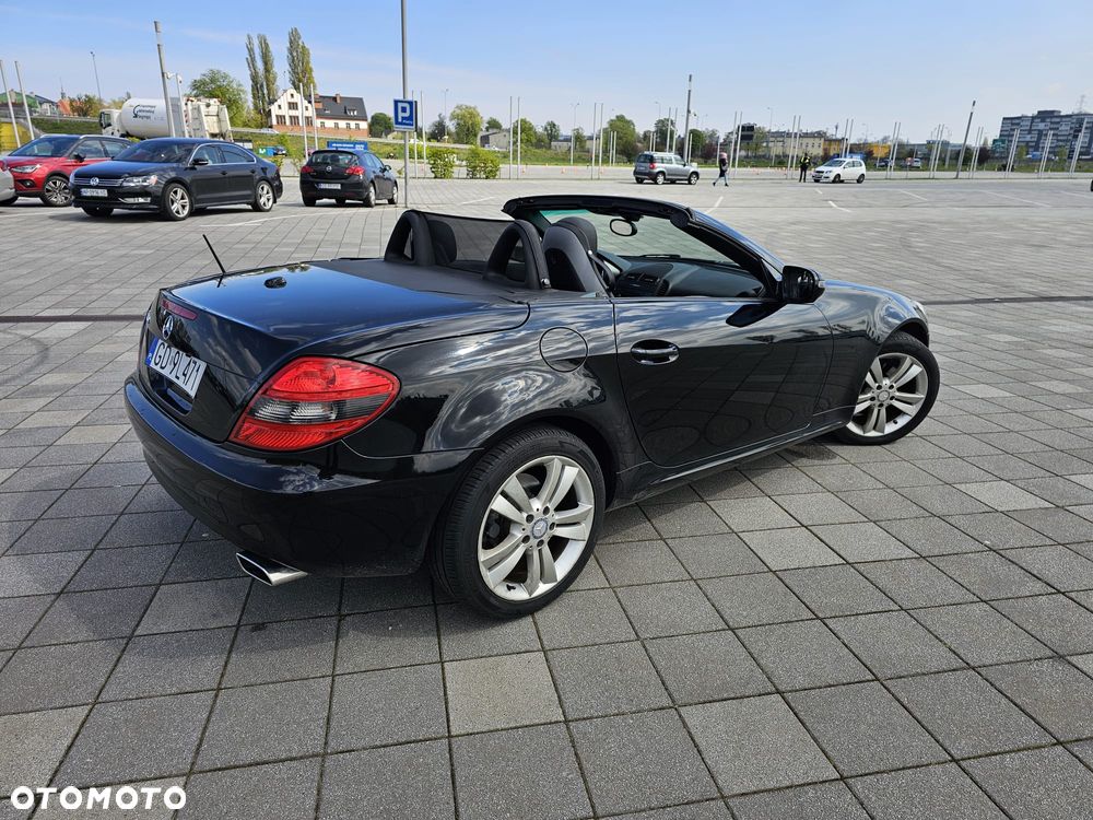 Mercedes-Benz SLK 300 7G-TRONIC 2LOOK Edition - 4