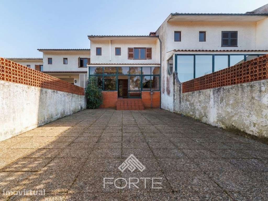 Moradia T3+1 em Travanca, Santa Maria da Feira - Grande imagem: 2/41