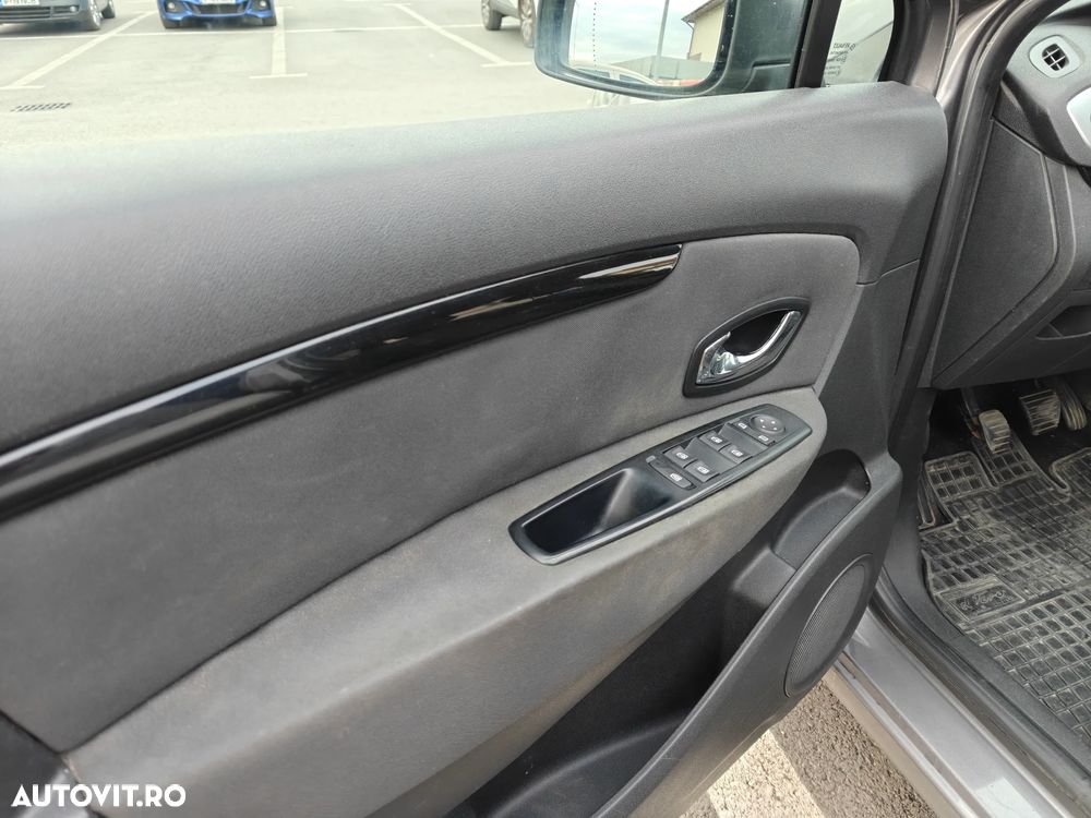 Renault Grand Scenic 1.6 dCi Stop&Start Energy Privilege - 14