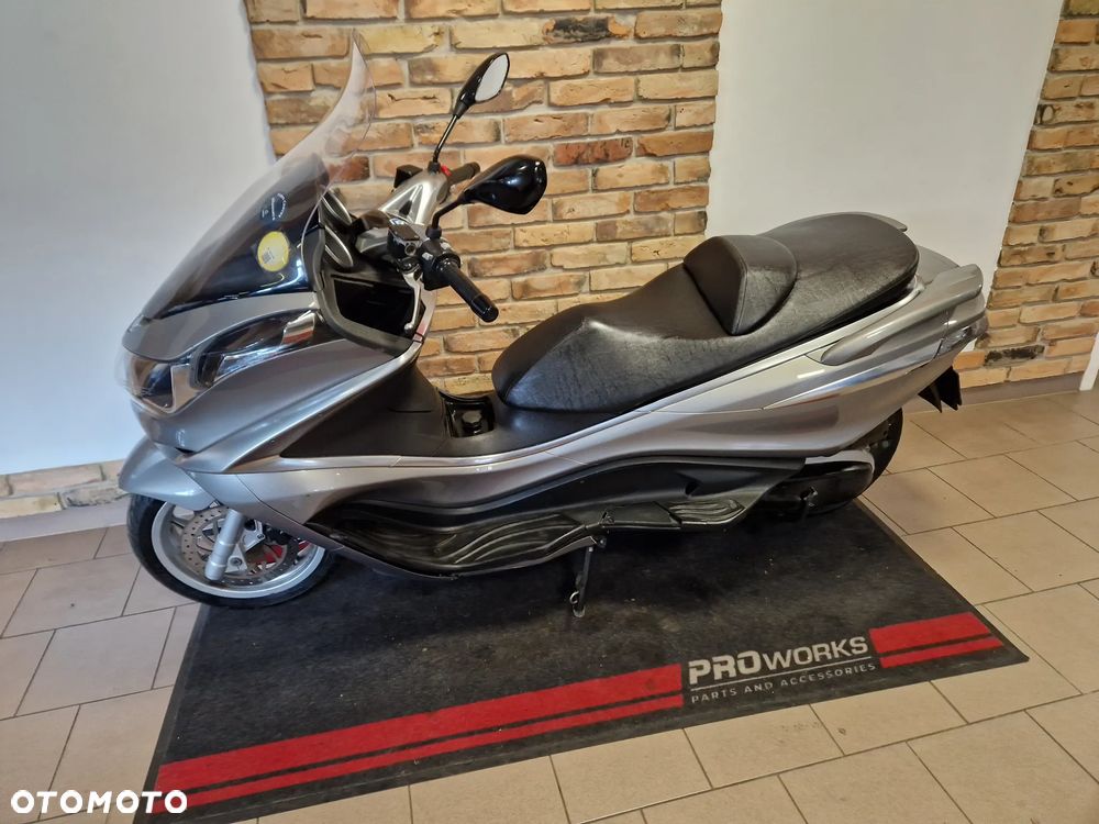 Piaggio X10 - 8