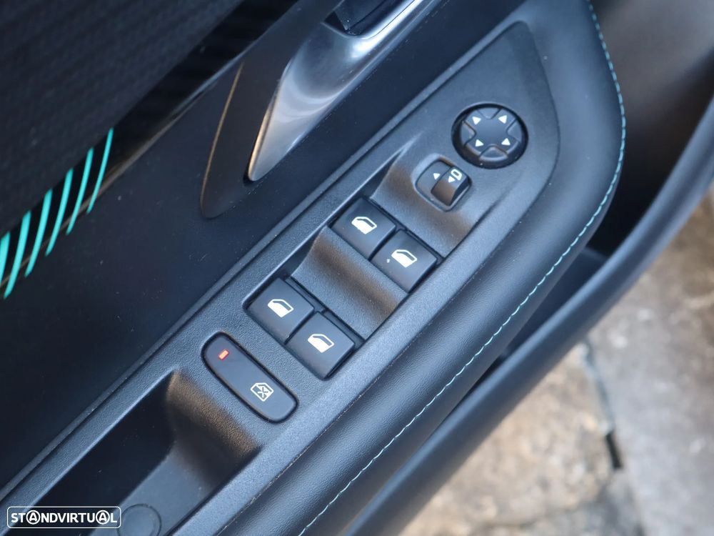 Peugeot e-208 Allure - 35