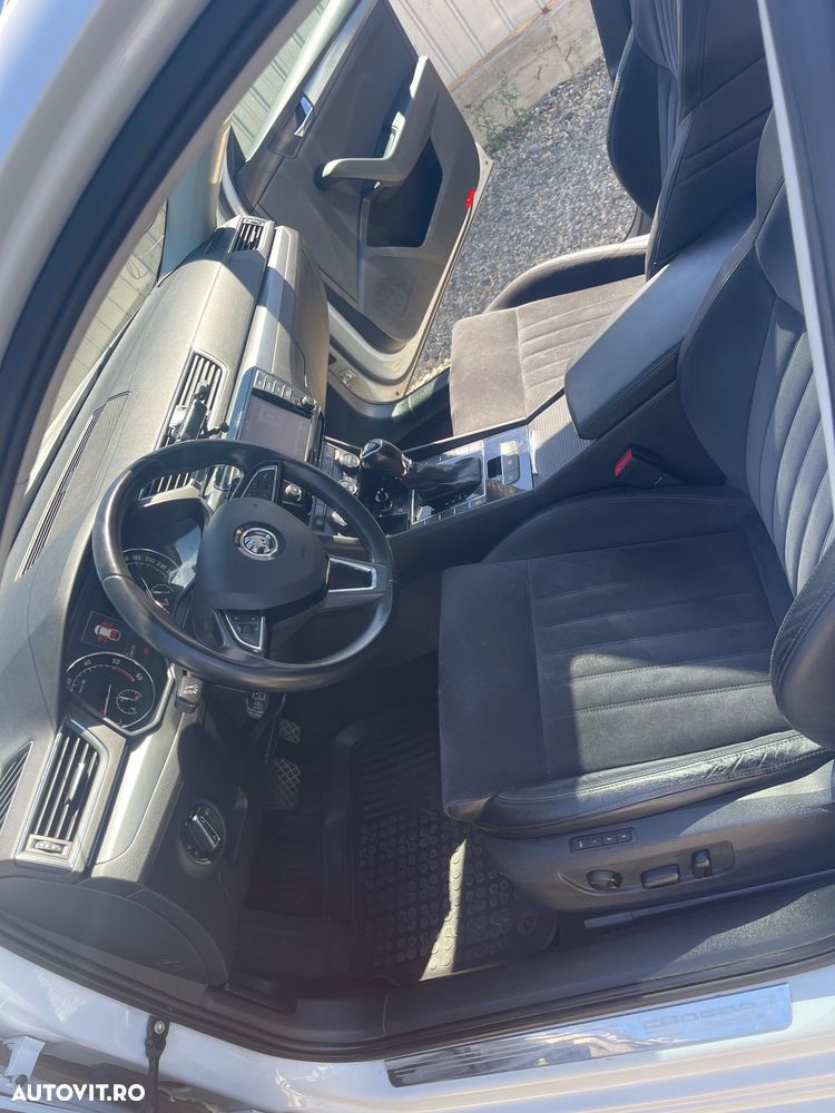 Skoda Superb 2.0 TDI DSG Style - 9