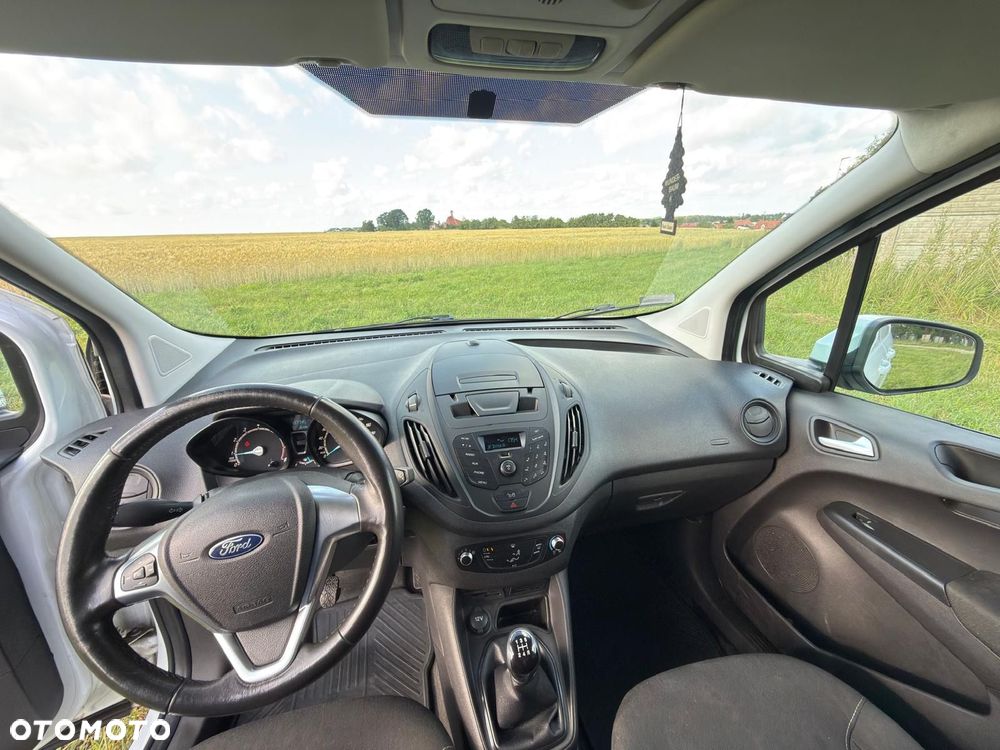 Ford Transit Courier - 14